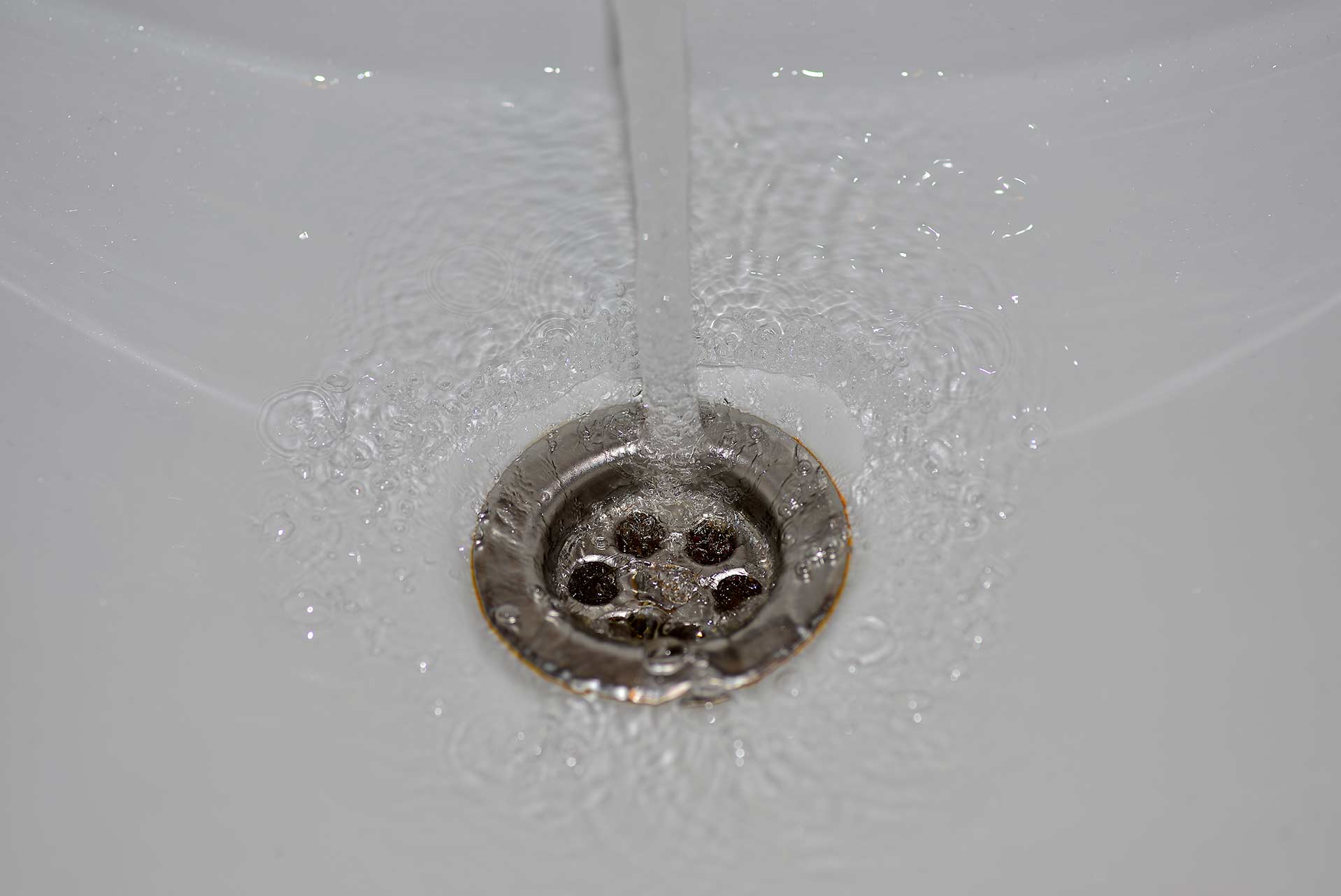 A2B Drains provides services to unblock blocked sinks and drains for properties in Welwyn Garden City.